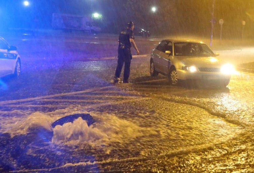 Ogromne burze w woj. śląskim. Gradobicia, zerwane dachy, podtopione drogi i piwnice. Zobacz bilans strat