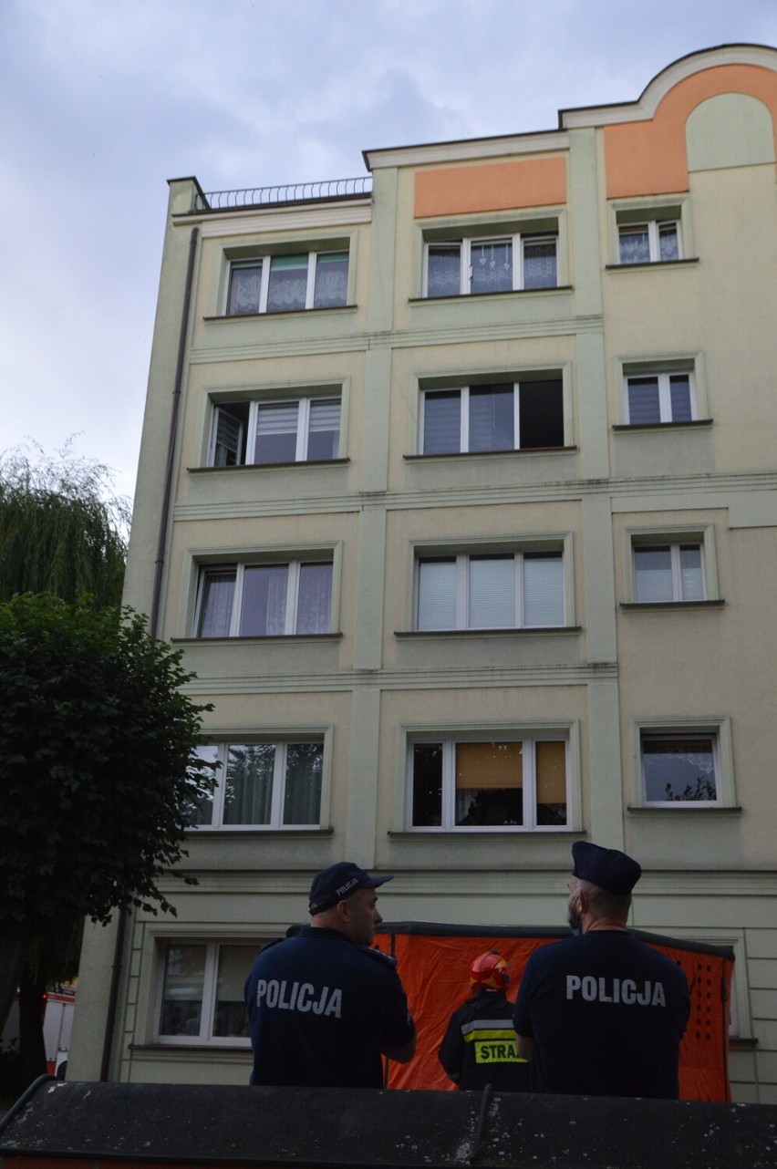 Z dwumiesięcznym dzieckiem zabarykadował się w mieszkaniu w centrum Człuchowa