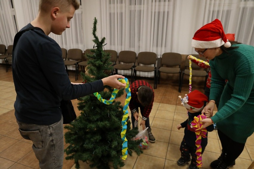 Święty Mikołaj odwiedził najmłodszych mieszkańców Marszewa....