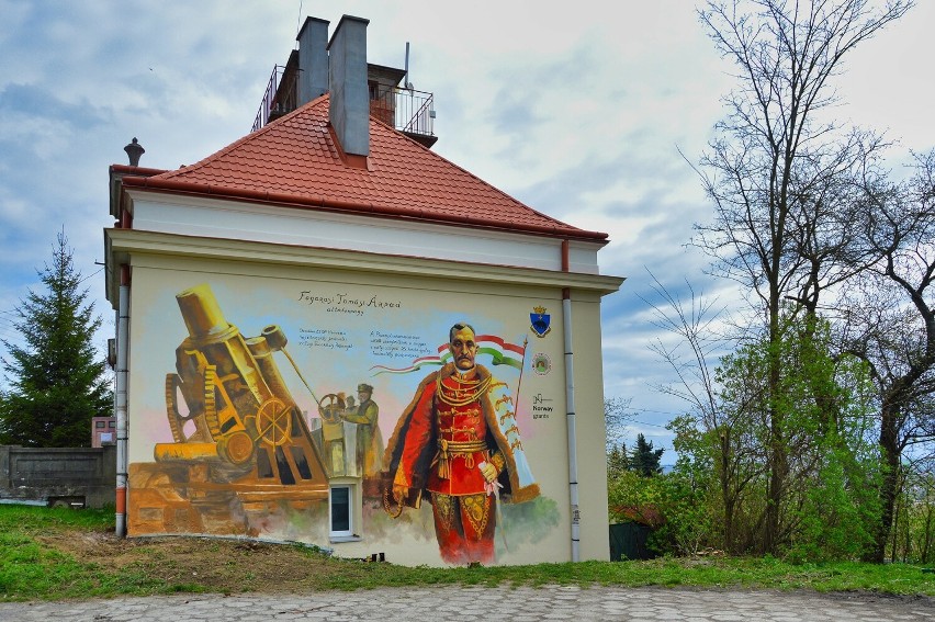 Mural przedstawiający węgierskiego generała Arpada Tamasy...