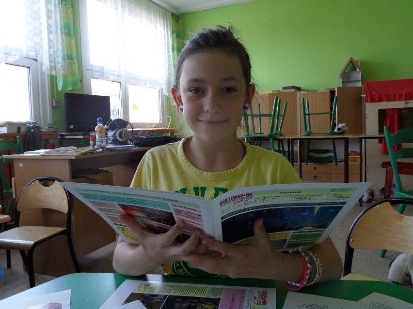 Młode dziennikarki ze Szkoły Podstawowej nr 1 w Żorach.Piszą o swojej szkole, tworzą listy przebojów