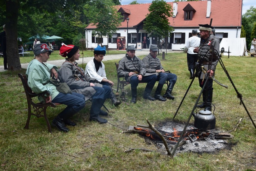 Niedziela u Niechciców. Walki powstańcze w dworku Marii...