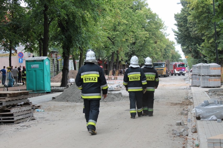 Koparka uszkodziła gazociąg na skrzyżowaniu ul. Żwirki i...