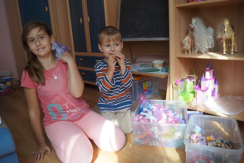 9-letnia Kinga i 3-letni Maciek Tracz z Osieka
