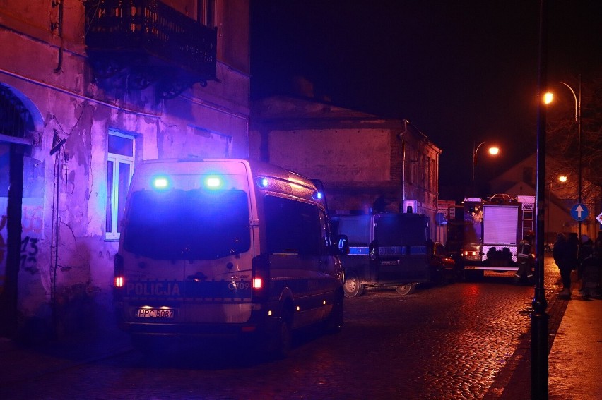 Pożar poddasza w budynku przy ulicy Łęgskiej we Włocławku,...