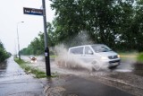 Burza w Poznaniu: Ulice miasta toną w wodzie! [ZDJĘCIA]