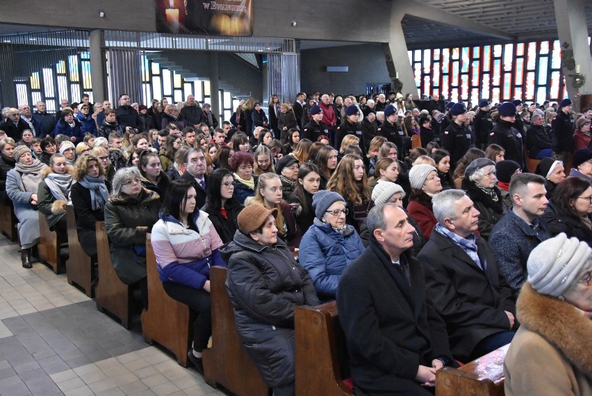 Pogrzeb Eugenii Pastuszek - prezes kaliskiego oddziału Związku Sybiraków i byłej dyrektor III LO w Kaliszu