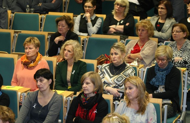 Gdynia - konferencja w ramach akcji "Biała wstążka 2012"