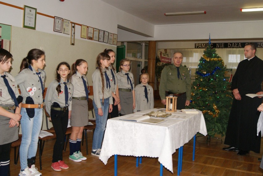 ŚP. Jerzy Gimier w pamięci swoich uczniów. W szkole zorganizowano wystawę poświęconą nauczycielowi (zdjęcia)