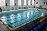 Tragedia na basenie w Krakowie: dramatyczny apel żony nurka