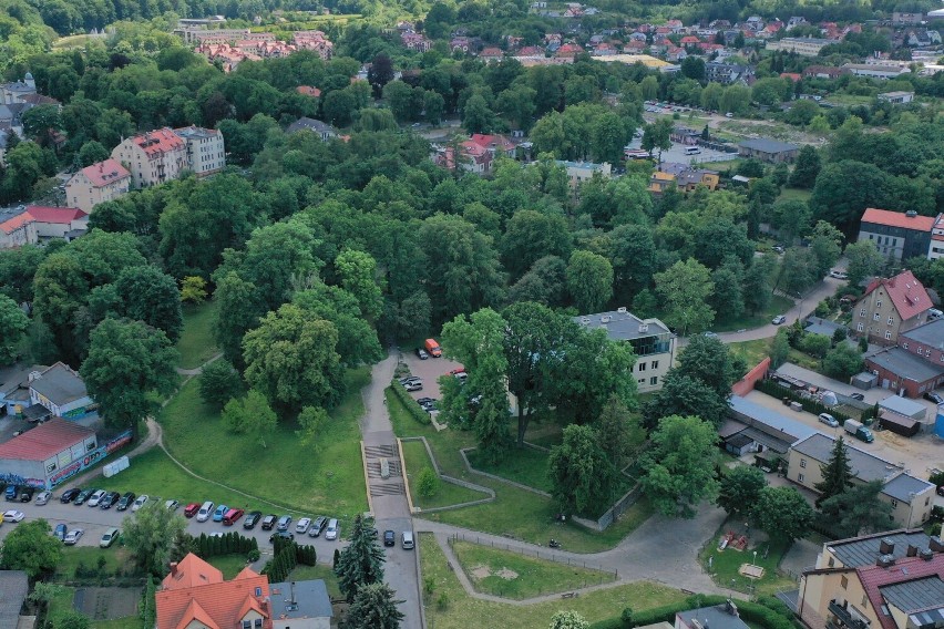Park Miejski w centrum Trzebnicy jest obecnie mocno...