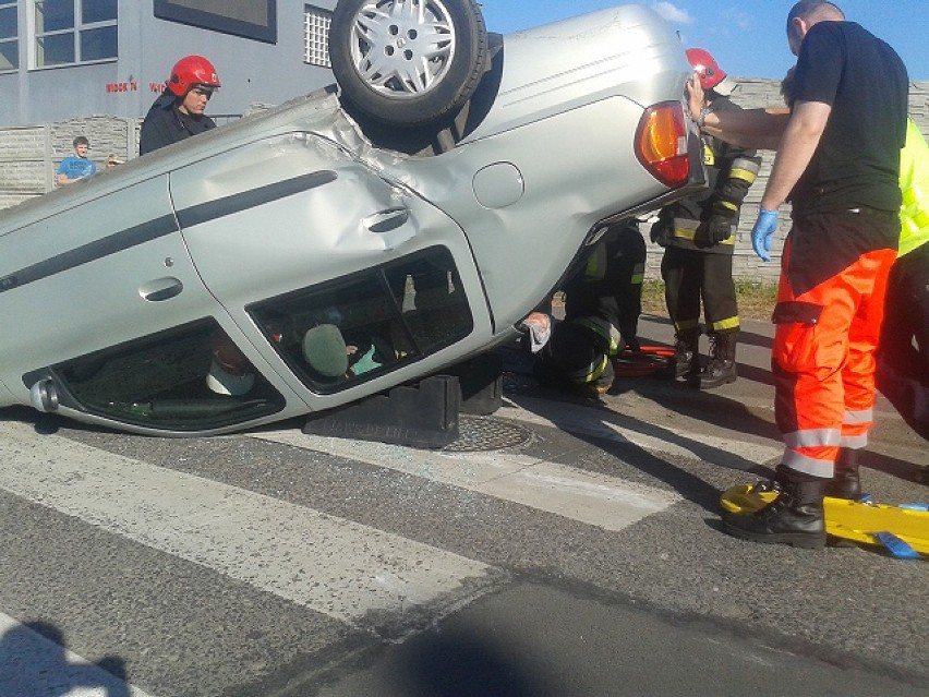 Wypadek u zbiegu alei Wojska Polskiego i ulicy Widok w...