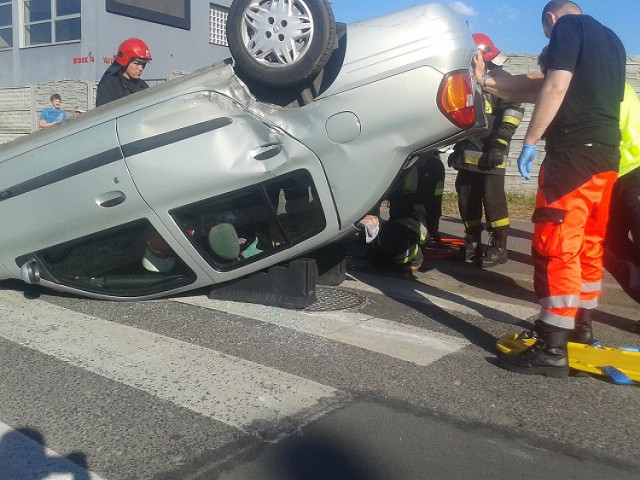 Wypadek u zbiegu alei Wojska Polskiego i ulicy Widok w Kaliszu