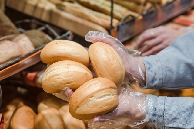 Okazuje się, że tak, gdyż opłata recyklingowa nie obejmuje tylko tych „zrywek”, które są wykorzystywane zgodnie z przeznaczeniem, czyli do pakowania luzem warzyw czy pieczywa.