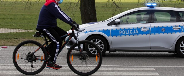 Policja z Wągrowca przypomina, że rowerzyści powinni poruszać się po ścieżkach lub jezdni