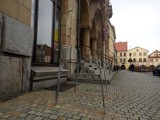 W Tarnowskich Górach pojawiły się nowe stojaki rowerowe. To zapowiedź m.in. Roweru Metropolitalnego 