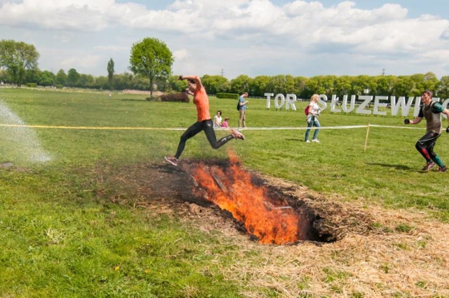 Ogień, lód, krew, pot i łzy. Tak wygląda Runmageddon, ekstremalny bieg z przeszkodami