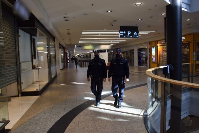 Krakowscy policjanci kontrolowali galerie handlowe
