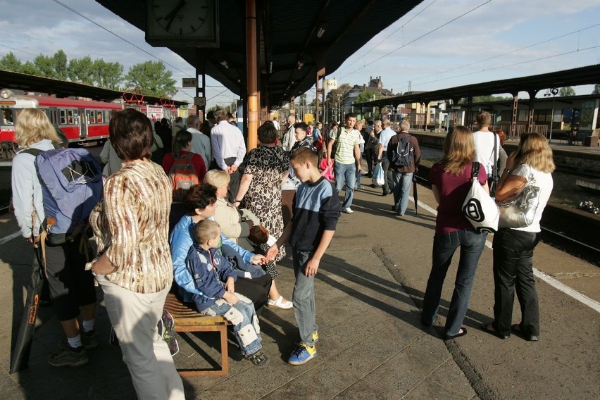 Koleje Śląskie wożą pielgrzymów do Częstochowy [ZDJĘCIA]