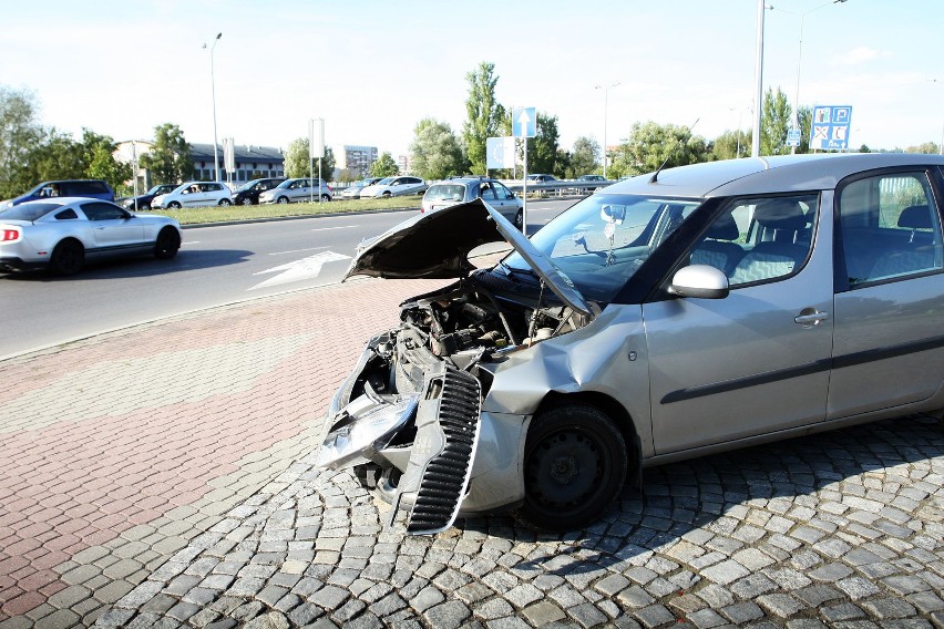 Nowy Sącz. Wypadek na Rondzie Solidarności [ZDJĘCIA]