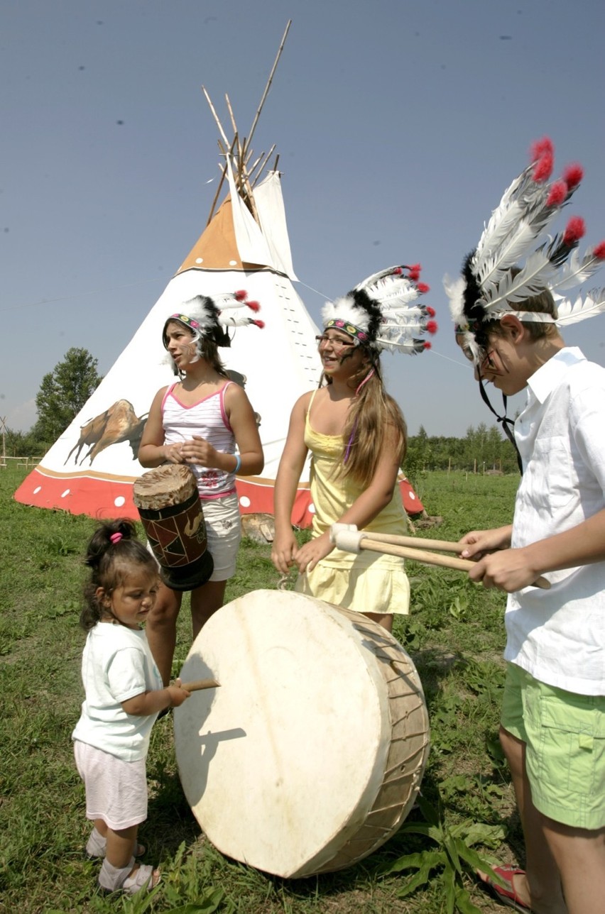 Piknik rodzinny w indiańskiej wiosce

Zabrodzie 27, 52-351...