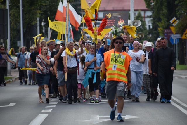 38. Kaszubska Pielgrzymka z Helu na Jasną Górę. Dotarli do Sieradza 8.08.2019