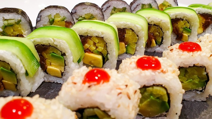 Lokal Kenko Sushi Centrum zaprasza pary do zamawiania...