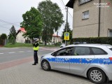 Szokujące zachowanie kierowcy. Pędził autem koło szkoły w Czyżowicach 107 km na godzinę. Piratem drogowym zajęła się policja ZDJĘCIA