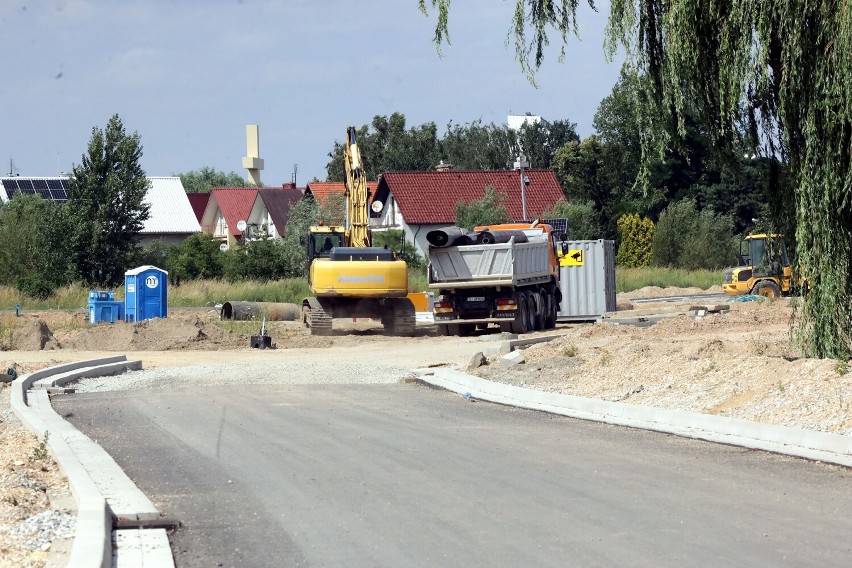 Legnica: Budowa zbiorczej drogi w okolicach ulicy Karlińskiego, zobaczcie aktualne zdjęcia