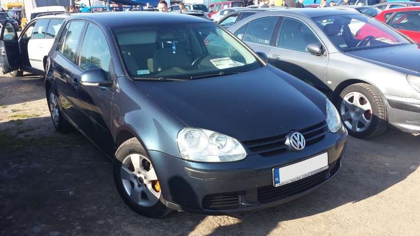 3. Volkswagen Golf. Silnik 1,9 diesel, rok produkcji 2005,...