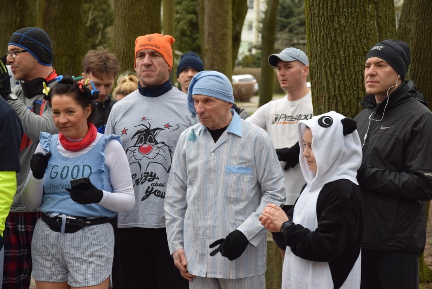 Zobaczcie, jak uczestnicy parkrun biegali z samego rana.... w piżamach [ZDJĘCIA]