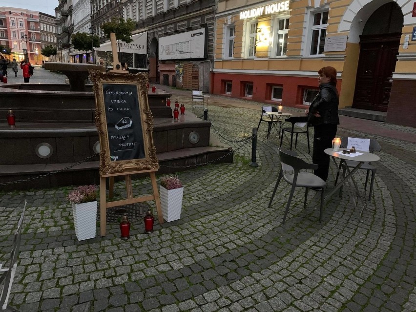 "Dajcie karmić żywych!". Protest restauracji i pubów w Szczecinie
