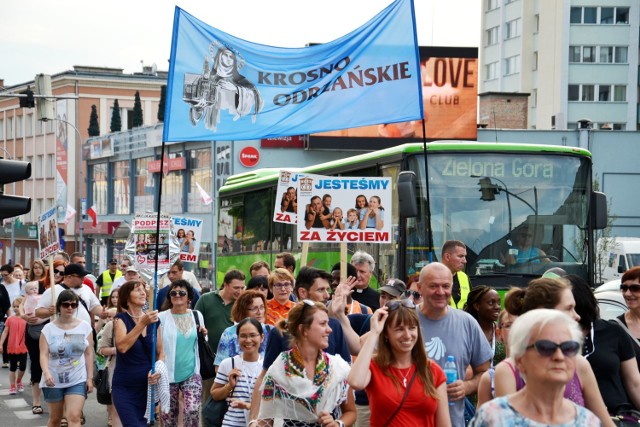 Tłumy na Marszu dla Życia w Zielonej Górze.

