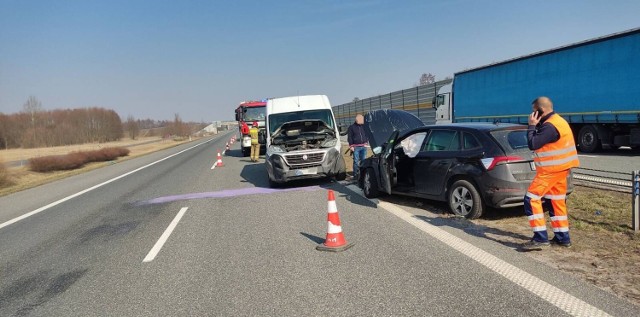 Zderzenie dwóch samochodów osobowych na autostradzie A1 pod Grudziądzem