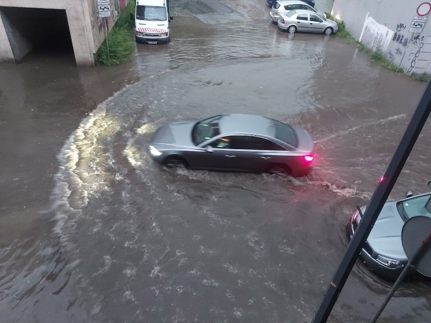 Tak w czwartkową noc wyglądały wybrane miasta w woj....