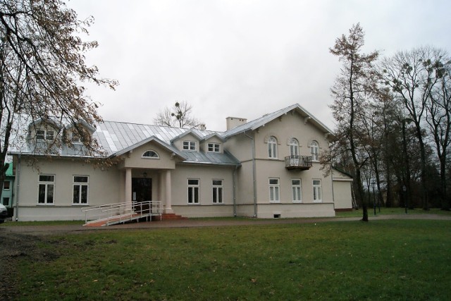 Dwór Sztuki powstał w zabytkowym dworze hrabiego Jana Poletyłow Siennicy Różanej.