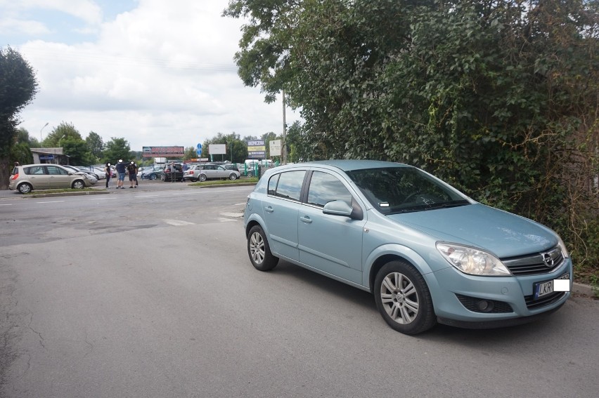 Kraśnik: Zderzenie aut na ul. Urzędowskiej (zdjęcia)
