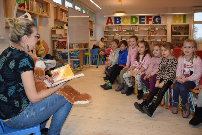 Przedszkolaki z Radziejowa odwiedziły bibliotekę [zdjęcia]