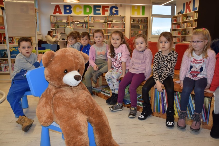 Przedszkolaki z Radziejowa odwiedziły bibliotekę [zdjęcia]