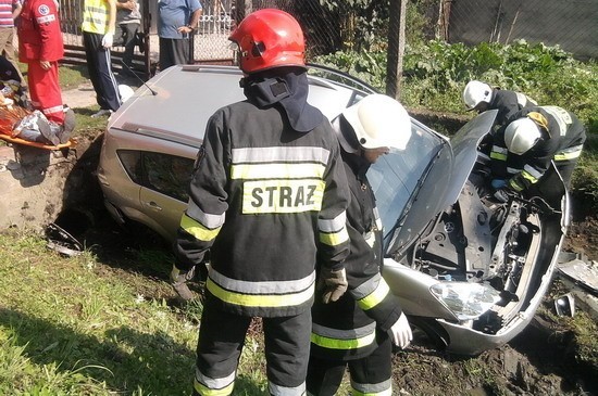 Dwie osobówki zderzyły się na skrzyżowaniu w Koźmińcu