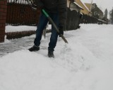 Nieodśnieżone chodniki w Wągrowcu. To na nie skarży się mieszkanka miasta 