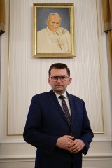 Wojewoda Małopolski apeluje do władz i radnych Małopolski o podjęcie uchwały w geście solidarności z obrońcami Jana Pawła II