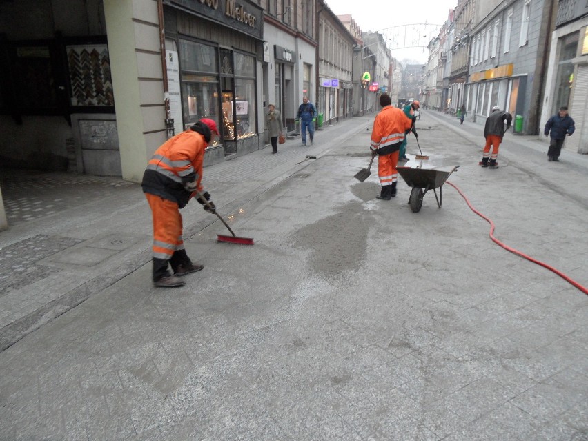 KRÓTKO: Remont ulicy Krakowskiej w Tarnowskich Górach na finiszu [ZDJĘCIA]