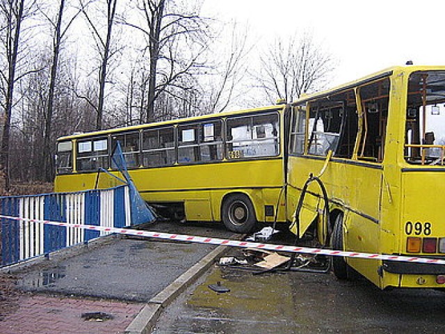 Do wypadku autobusów doszło wczoraj (9 stycznia 2012) około ...