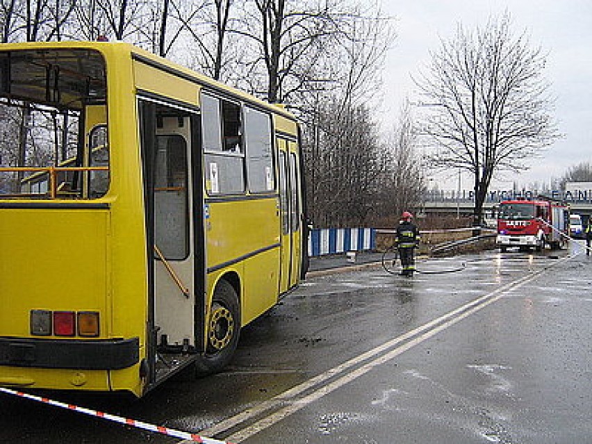 Do wypadku autobusów doszło wczoraj (9 stycznia 2012) około...