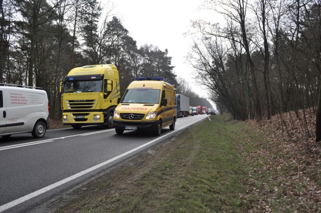 Wypadek pod Kórnikiem. Nie żyją dwie osoby - spłonęły w samochodzie