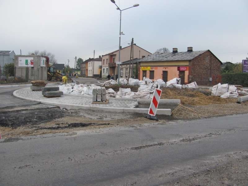 Trwają prace przy budowie ronda w Poraju