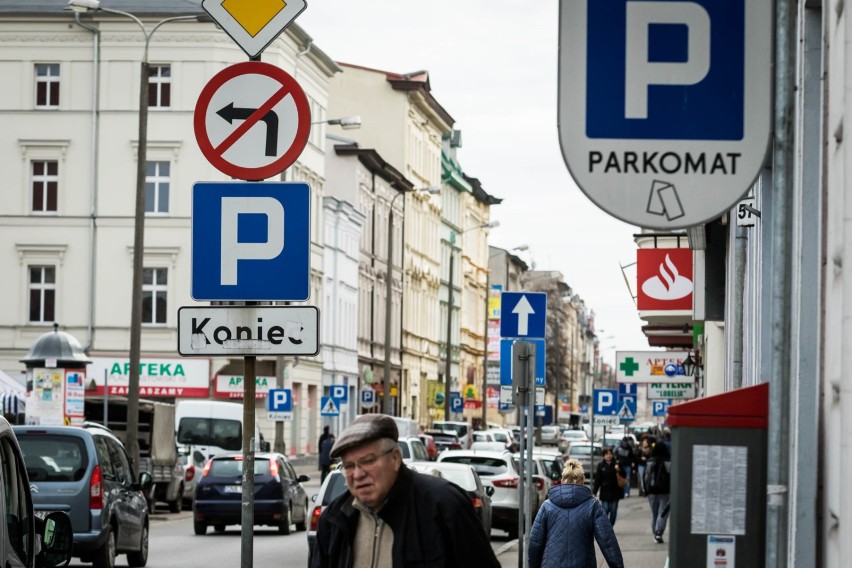 Oznacza to, że w Bydgoszczy i w Toruniu pierwsza godzina...