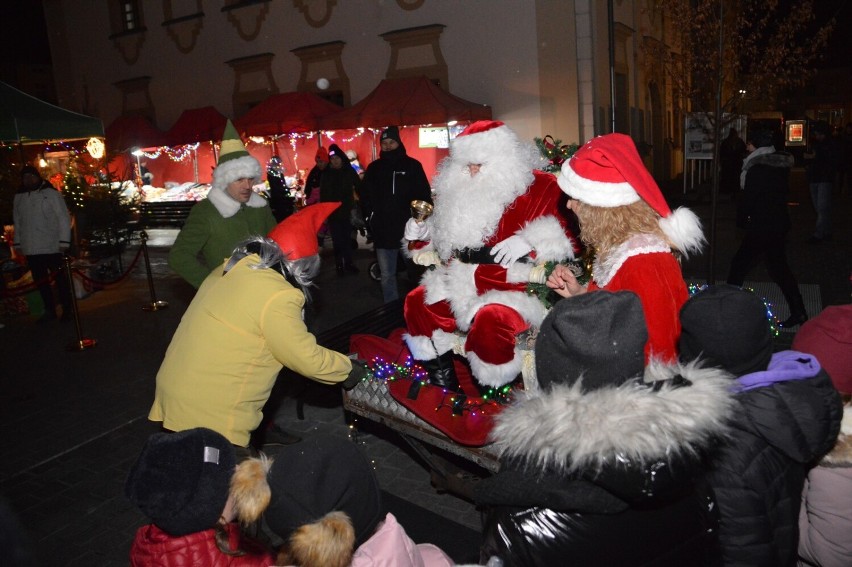 Spotkanie z Mikołajem w Rawiczu podczas Jarmarku Bożonarodzeniowego (2022)