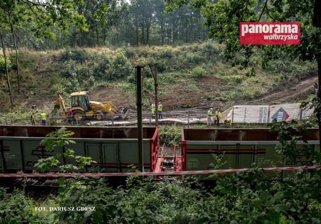 Wykopaliska prowadzone w sierpniu 2016 r. w pobliżu 65 km linii kolejowej z Wrocławia do Wałbrzycha, nie potwierdziły istnienia „złotego pociągu”